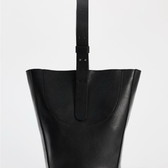 Zara Elegant Black Tote Bag - Picture 6 of 6
